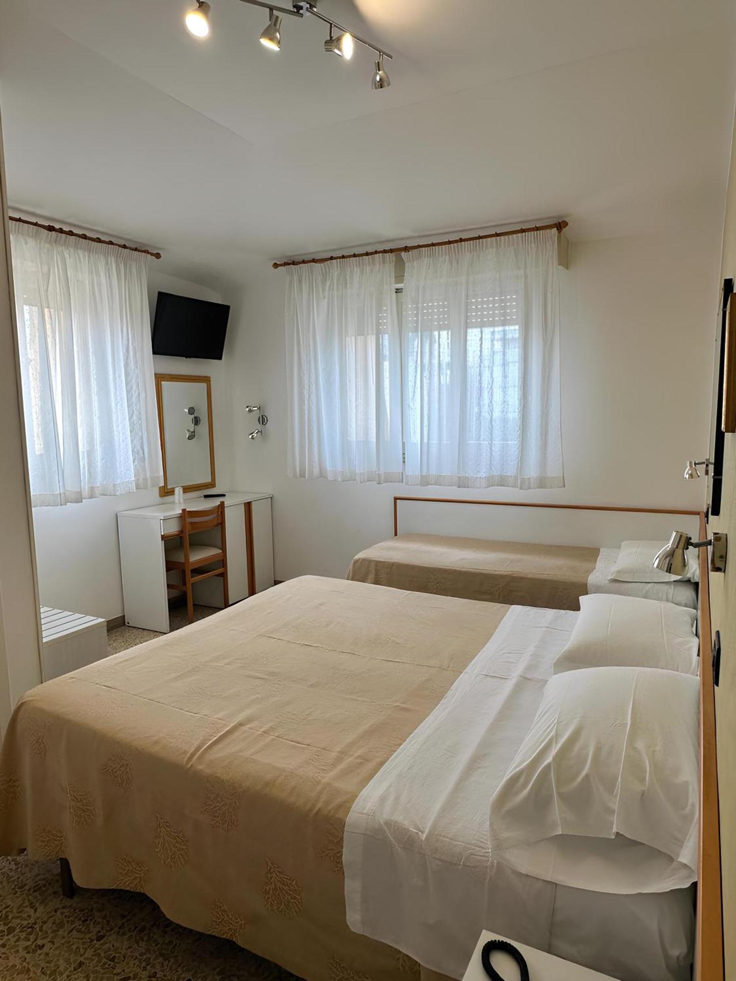 Hotel Piccinelli Rimini Exterior photo