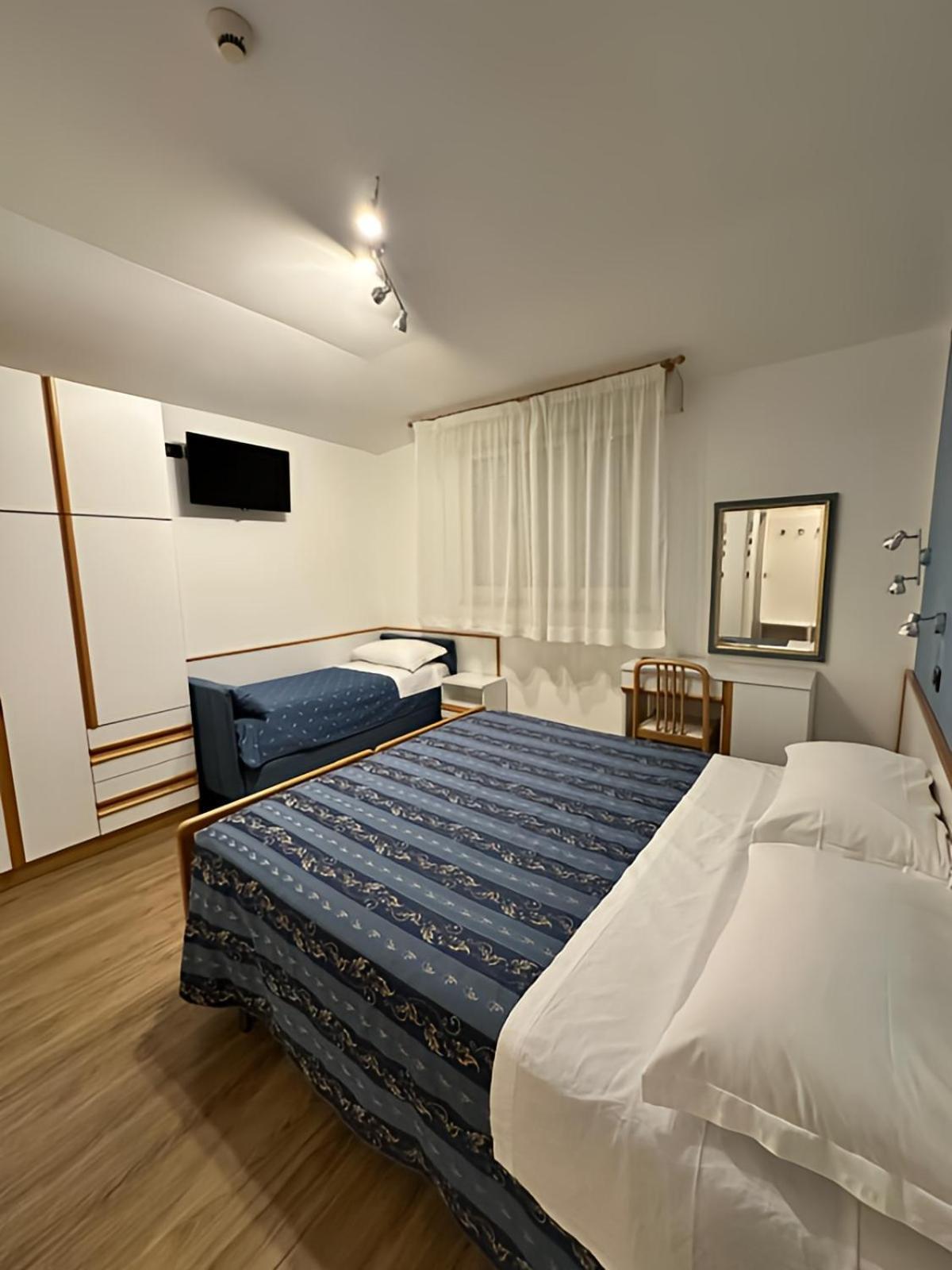 Hotel Piccinelli Rimini Exterior photo