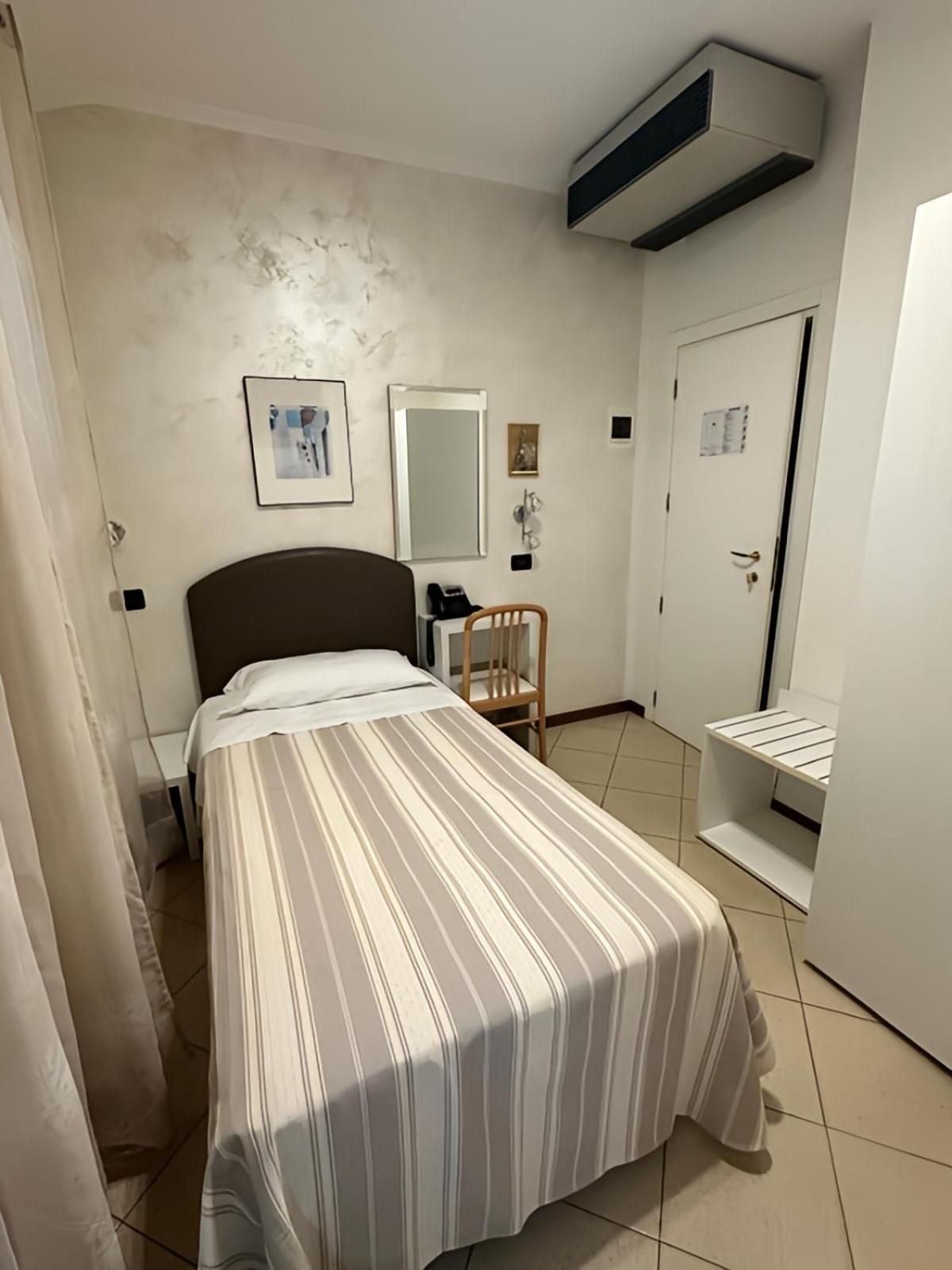 Hotel Piccinelli Rimini Exterior photo