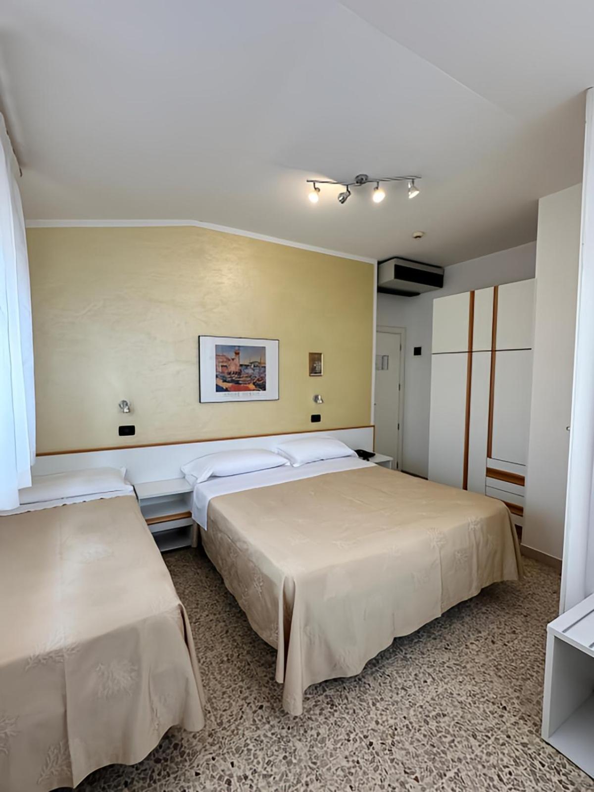 Hotel Piccinelli Rimini Exterior photo