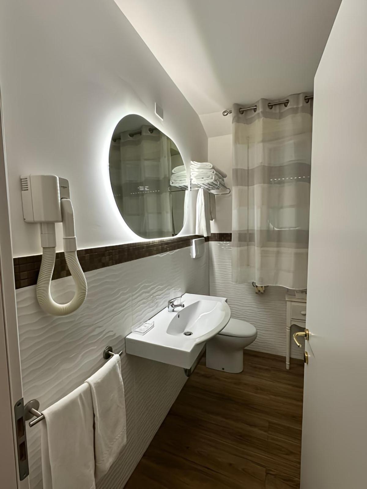 Hotel Piccinelli Rimini Exterior photo